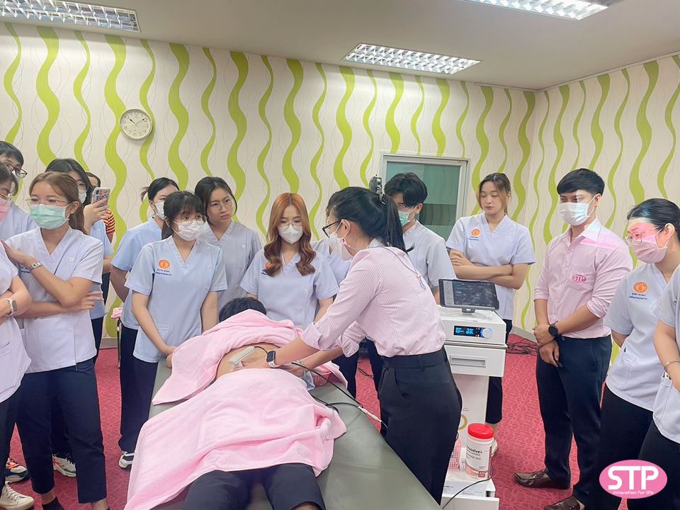 2โครงการอบรมเตรียมความพร้อมบัณฑิตด้านการใช้เครื่องมือกายภาพบำบัดขั้นสูง นักศึกษากายภาพบำบัดคณะสหเวชศาสตร์ มหาวิทยาลัยธรรมศาสตร์ โครงการอบรมเตรียมความพร้อมบัณฑิตด้านการใช้เครื่องมือกายภาพบำบัดขั้นสูง นักศึกษากายภาพบำบัดคณะสหเวชศาสตร์ มหาวิทยาลัยธรรมศาสตร์