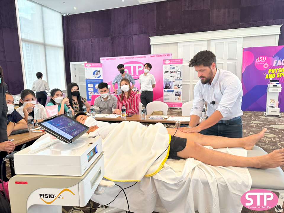 ภาพกิจกรรมงานอบรมวิชาการ เรื่อง “TECAR Therapy for pain management and sport rehabilitation” วันที่ 15-16 กรกฏาคม 2566 ภาพกิจกรรมงานอบรมวิชาการ เรื่อง "TECAR Therapy for pain management and sport rehabilitation" วันที่ 15-16 กรกฏาคม 2566
