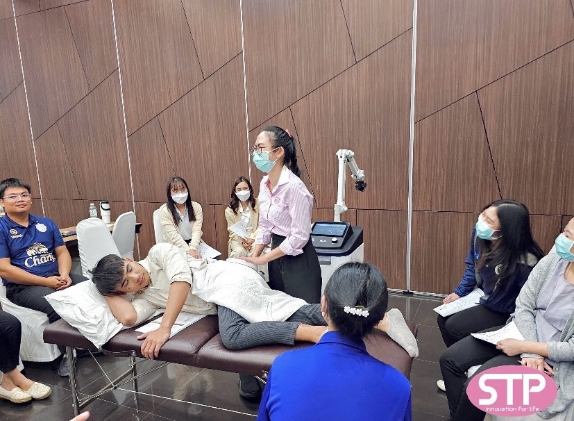 สัมนา หลักการรักษาด้วยเครื่องกระตุ้นระบบประสาทส่วนปลายด้วยสนามแม่เหล็กไฟฟ้า ภาพร่วมสัมนาที่ 1