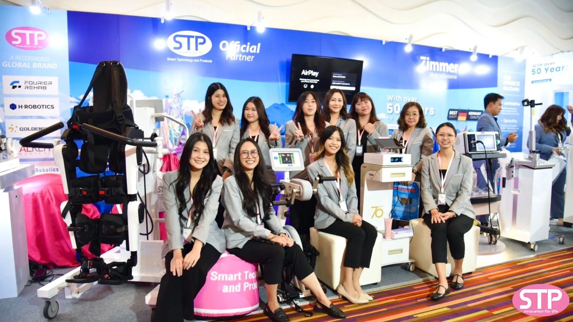 บูธแสดงนวัตกรรมเครื่องมือกายภาพบำบัด STPC ในงานราชวิทยาลัยแพทย์เวชศาสตร์ฟื้นฟู 2025